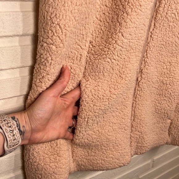 Calia Soft Pink Teddy Bear Sherpa Zip Up Vest, Women's Size Medium - Picture 4 of 8